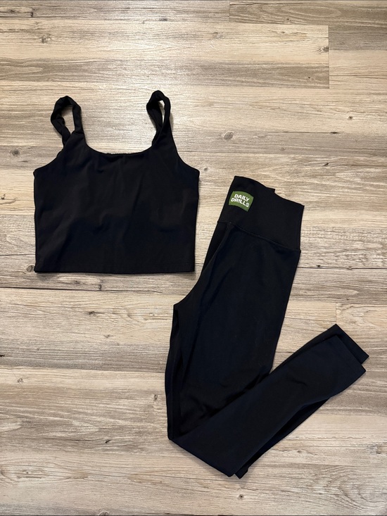 Daily Drills Pants - DAILY DRILLS! Brand new size small legging set